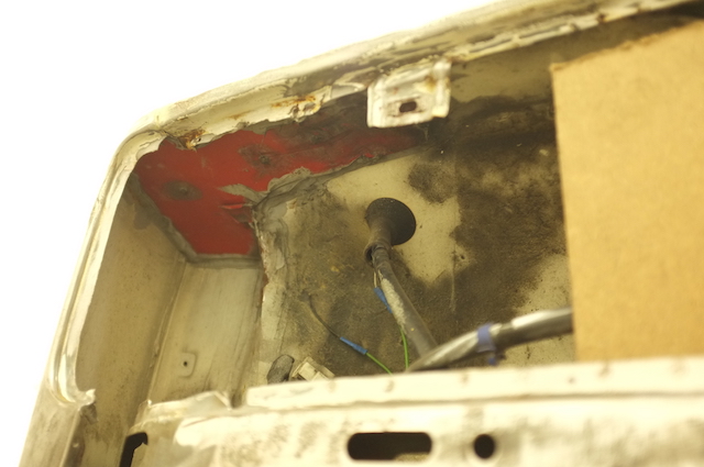 VW Bus T3 Syncro Restauration Schaden vorne rechts schlecht instand gesetzt Blick von unten