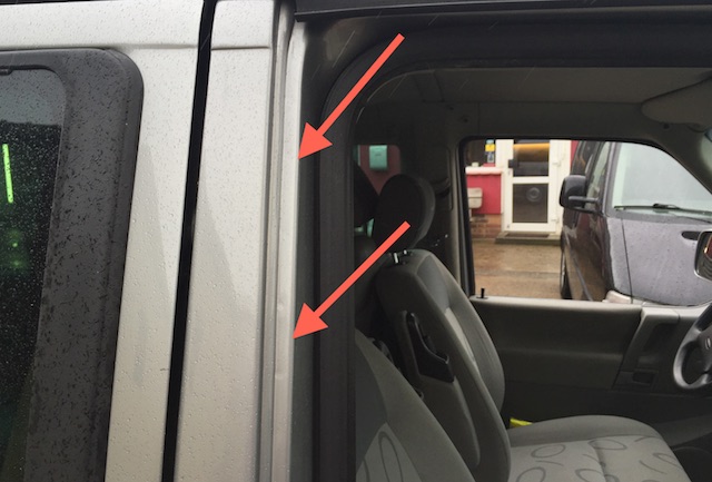 VW Bus T4 Anschlag Tür Beifahrer gespachtelt und lackiert