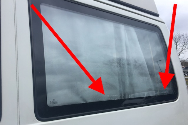 VW Bus T4 Camper Thermoscheiben werden undicht und es lagert sich Kalk ab