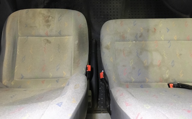 VW Bus T5 erste Reihe dreckige Sitze