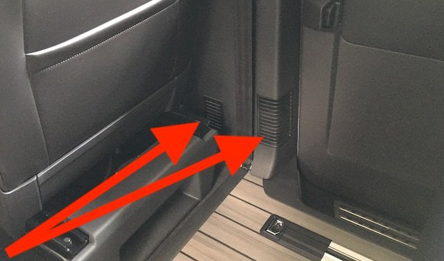 Ausströmer Luftheizung VW Bus T5 hinterm Beifahrersitz unten