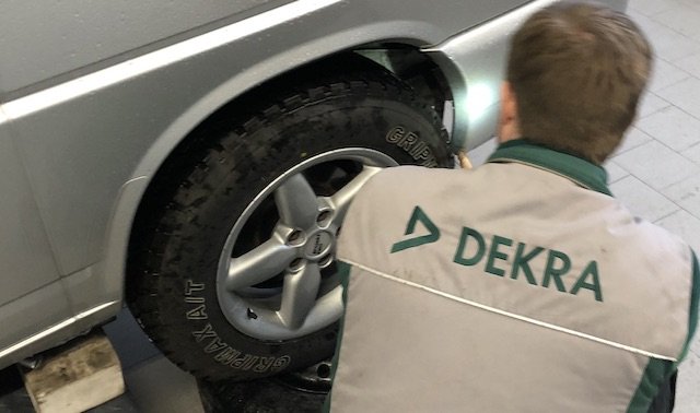 DEKRA Pruefung Rad Reifen Kombination Aendern VW Bus